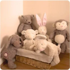 Doudou Lapine FiFi Large (45 Cm) Charlie Bears- Doudou Coton Bio Oeko-tex -Jouets En Peluche Soldes charlie bears doudou lapine fifi large doudou coton bio oeko tex 1 4