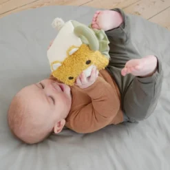 Cube D'éveil En Tissu Coton Bio Fred Franck & Fischer - Jouet Coton Bio -Jouets En Peluche Soldes cube d eveil en tissu coton bio fryd franck fischer peluche coton bio 3