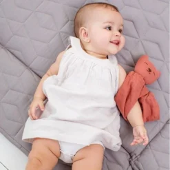 Doudou Plat Bébé Hoppa® Chat Mila Mousseline Rose Cerise 24cm Coton Bio GOTS - Doudou Bébé 6 Doudou Plat Bébé Hoppa® Chat Mila Mousseline Rose Cerise 24cm Coton Bio GOTS - Doudou Bébé -Jouets En Peluche Soldes doudou plat bebe hoppa chat mila mousseline rose cerise 24cm coton bio gots doudou bebe 2