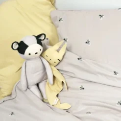 Doudou Plat Carré Lapin Jaune PaleFabelab® Mousseline Coton Bio GOTS- Doudou Bio Scandinave 8 Doudou Plat Carré Lapin Jaune PaleFabelab® Mousseline Coton Bio GOTS- Doudou Bio Scandinave -Jouets En Peluche Soldes doudou plat carre lapin jaune pale fabelab mousseline coton bio gots doudou bio scandinave 3