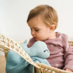Doudou Plat Lange Coton Bio Baleine APunt Barcelona® 30cm- Doudou Bébé Bio -Jouets En Peluche Soldes doudou plat lange coton bio baleine apunt barcelona 30cm doudou bebe bio 4