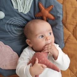 Doudou Hochet Etoile De Mer Fabelab® 20 Cm Coton Bio GOTS- Jouet Bio Scandinave -Jouets En Peluche Soldes hochet etoile de mer fabelab 20 cm coton bio gots jouet bio scandinave 2