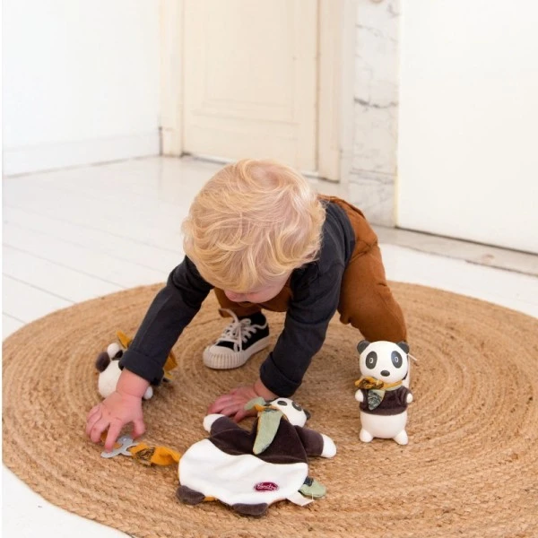 Petite Peluche Doudou Vibrant Panda En Fibre De Bambou Tikiri® - Peluche Bio 2 Petite Peluche Doudou Vibrant Panda En Fibre De Bambou Tikiri® - Peluche Bio – Image 2