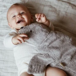 Peluche Bouillote Sèche Phoque Gris Coton Bio 40 Cm Senger® - Bouillotte Bio Naturel Senger -Jouets En Peluche Soldes peluche bouillote seche phoque gris coton bio 40 cm senger bouillotte bio naturel senger 2