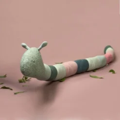 LÄSSIG Peluche Tricotée Avec Grelot Garden Explorer Chenille 163cm Lässig® - Peluche Lässig Bio -Jouets En Peluche Soldes peluche tricotee avec grelot garden explorer chenille laessig peluche laessig bio hochets bio 6