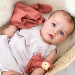 Petit Poupon Mousseline Coton Bio Mini Mix Bicolore 17cm Hoppa®- Doudou Bio -Jouets En Peluche Soldes petit poupon mousseline coton bio mini mix uni 17cm turbulette hoppa doudou bio 2