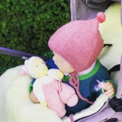 Poupée De Chiffon Waldorf Nanchen® Natur Poupon MOPS Coton Bio (Kba) Écrue & Rouge 29 Cm - Poupée Bio -Jouets En Peluche Soldes poupee de chiffon waldorf nanchen natur poupon mops coton bio kba ecrue rouge poupee bio 3