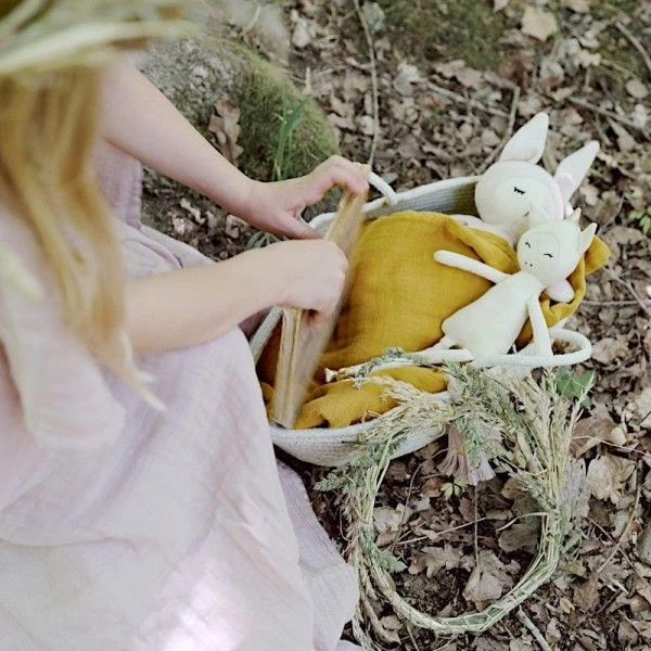 Poupée Hochet Fabelab® Licorne Merveilleuse 28 Cm Blanche Coton Bio GOTS- Jouet Bio Scandinave 5 Poupée Hochet Fabelab® Licorne Merveilleuse 28 Cm Blanche Coton Bio GOTS- Jouet Bio Scandinave – Image 5